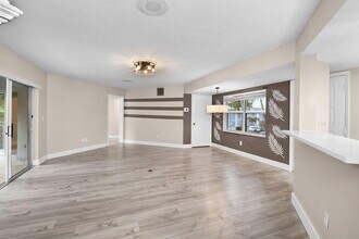 Building Photo - 3266 SE Aster Ln