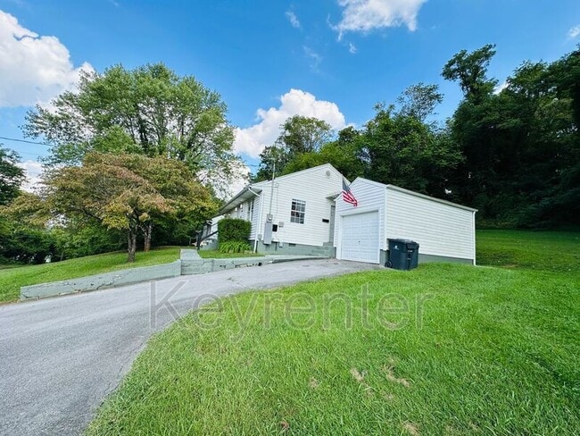 Photo - 800 Gertrude Ave House