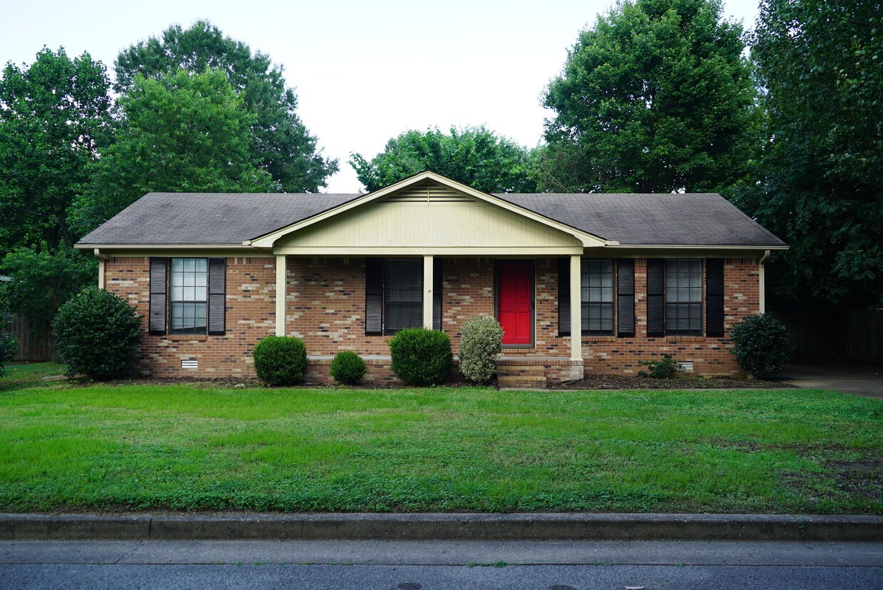 Primary Photo - 16 Warfield Cv