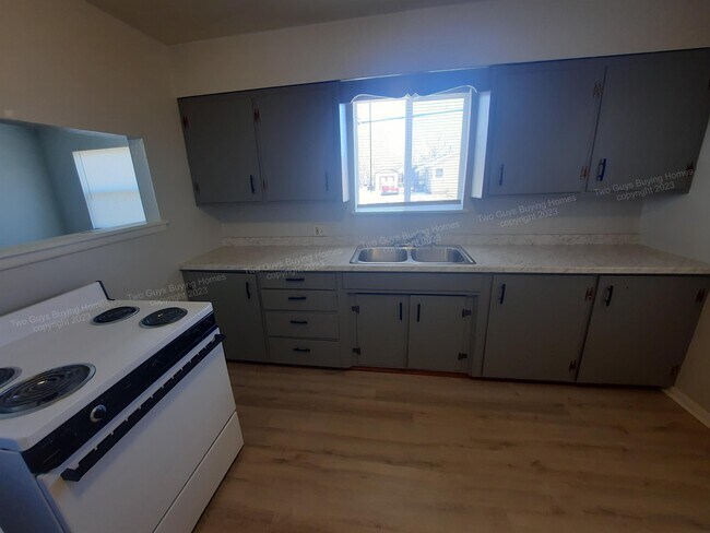 Building Photo - 1007 N Park Ave