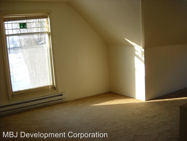 Building Photo - 2207 Blake Ave