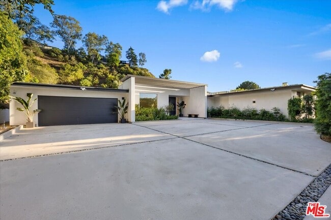 Foto del edificio - 1836 Loma Vista Dr