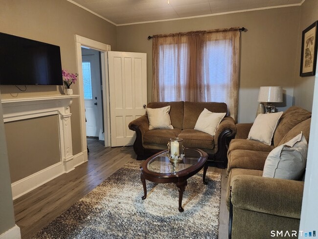 Building Photo - 158 N Main St