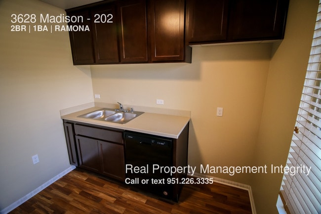 Foto del edificio - 3628 Madison St