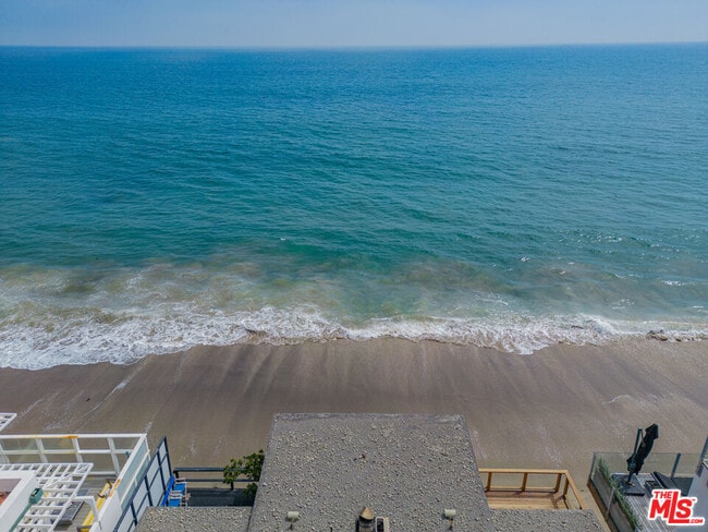 Foto del edificio - 25154 Malibu Rd