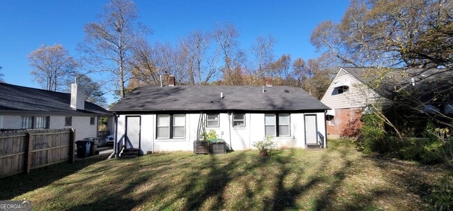 Building Photo - 2278 Dauphine St