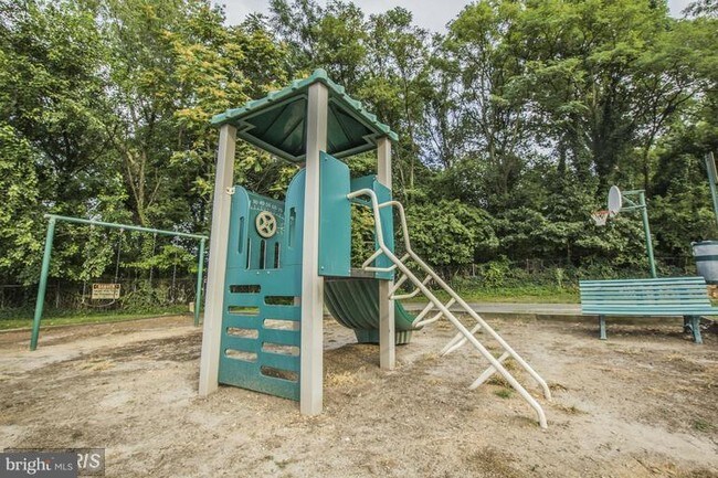 Foto del edificio - 2622 Fort Farnsworth Rd