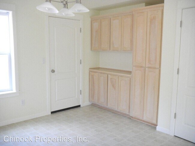 Building Photo - 3 br, 2 bath House - 2437 Portland Aly