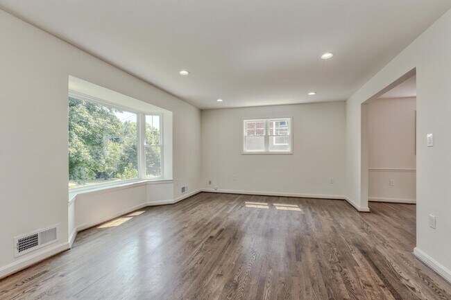 Foto del edificio - 9902 Belhaven Rd