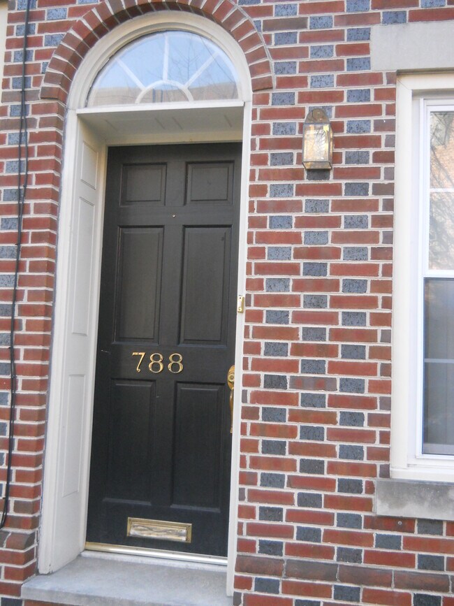 Building Photo - 788 S 2nd St