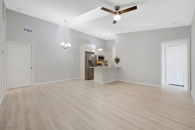 Building Photo - 5113 SW 15th Pl