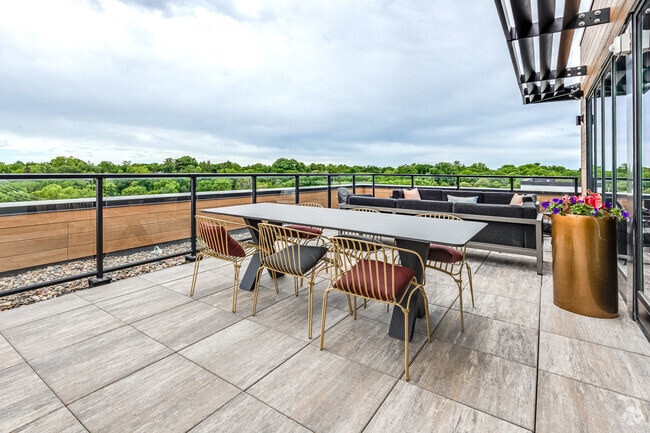 Clubroom Patio - The Shale