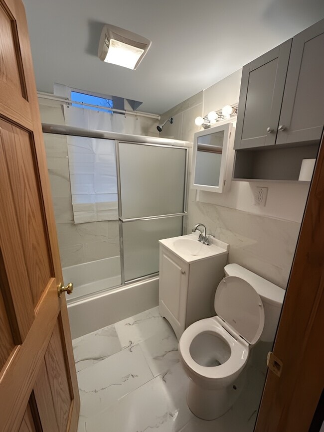 Bathroom - 4501 N Campbell Ave
