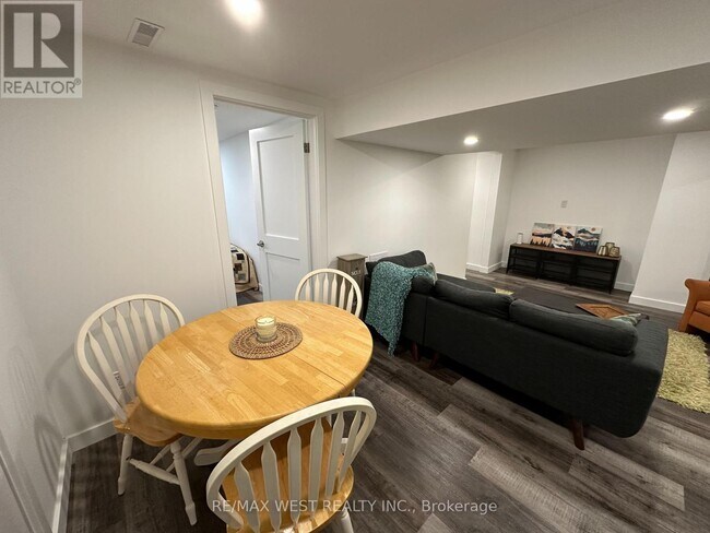 Photo du bâtiment - 237 Mullen Dr