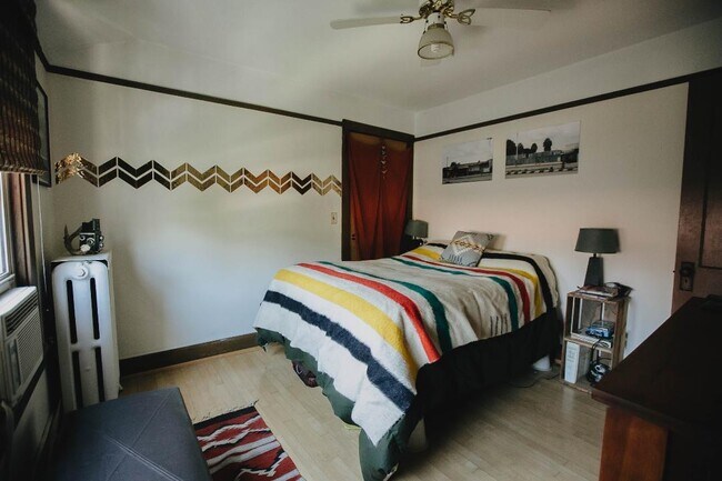 Building Photo - 908 E Dayton St