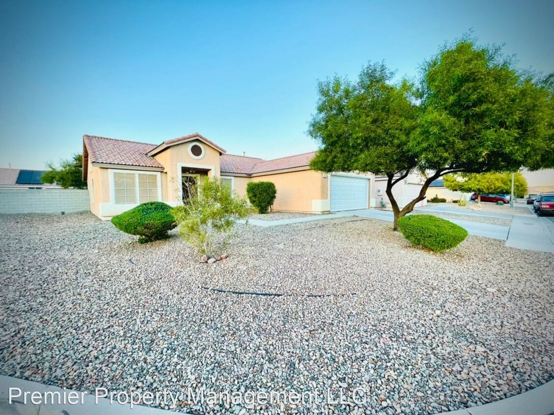 3 br, 2 bath House 3016 Robincrest Ct House Rental in North Las