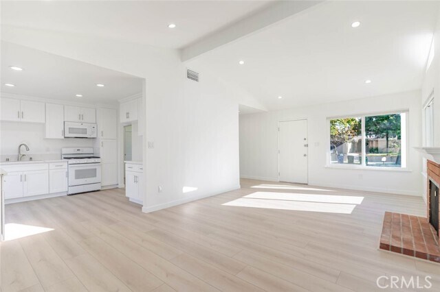 Foto del edificio - 9551 Gierson Ave