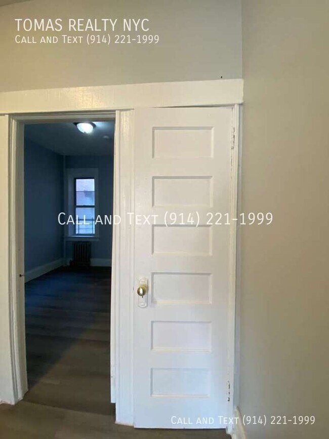 Building Photo - 29 Ravine Ave