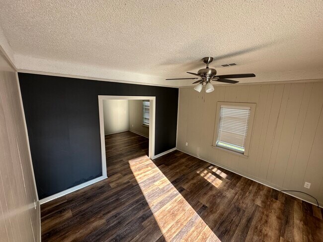 Sala de estar - 505 N 6th St