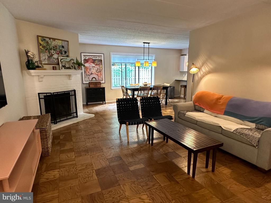 411 Conestoga Rd Unit 37, Devon, PA 19333 Room for Rent in Devon, PA