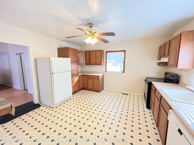 Building Photo - 2 br, 1 bath House - 17 E 13th