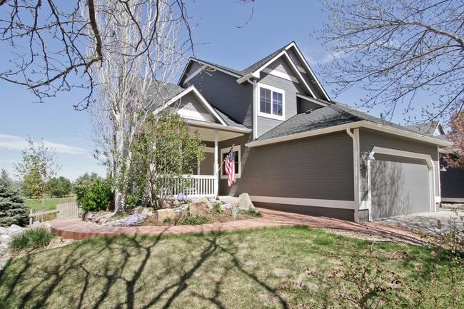 Beautiful 4BD/3.5BA Indian Peaks Home on Golf Course with Views! - Beautiful 4BD/3.5BA Indian Peaks Home on Golf Course with Views!