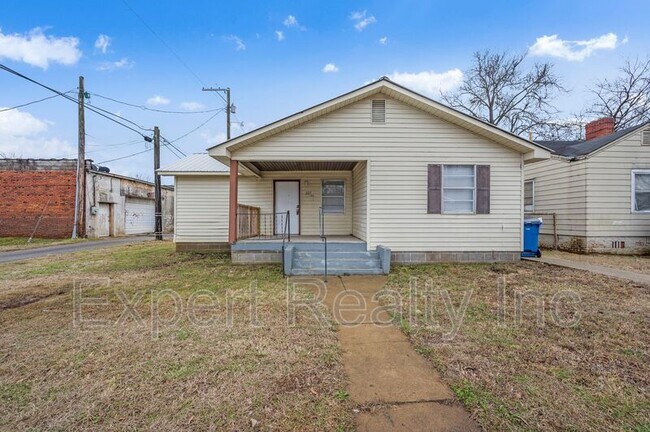 Building Photo - 227 50th St