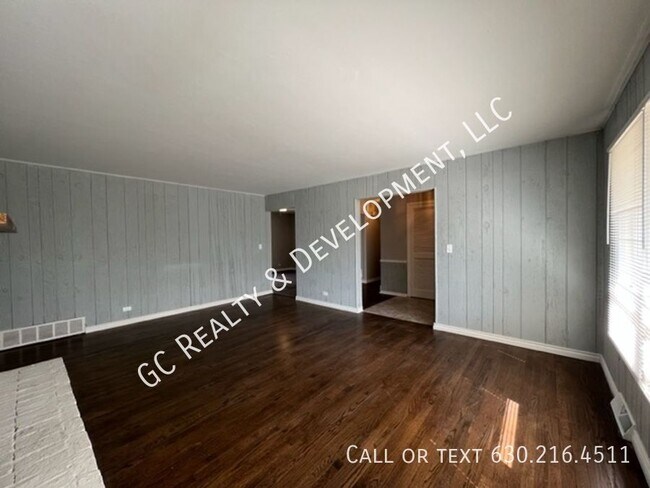Foto del edificio - 22W220 Burr Oak Dr