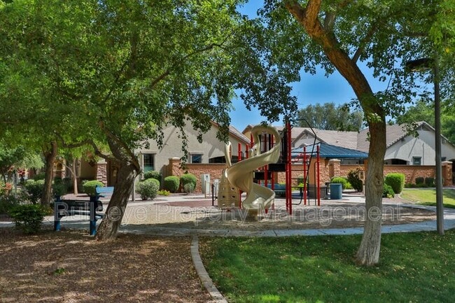 Building Photo - 2581 S Penrose Dr