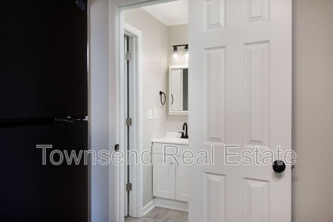 Foto del edificio - 5866 Century Oaks Dr