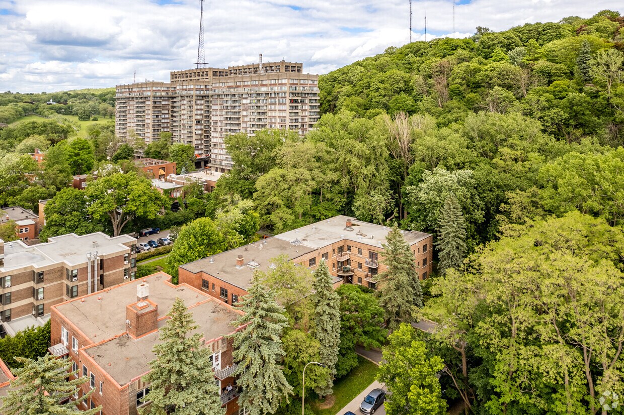 Aerial Photo - 4921-4931 Coronet
