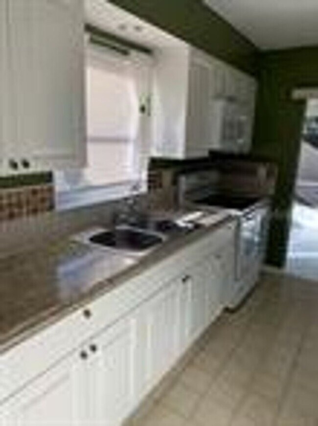 Building Photo - 2 br, 1 bath House - 21306 Stillwater Ave