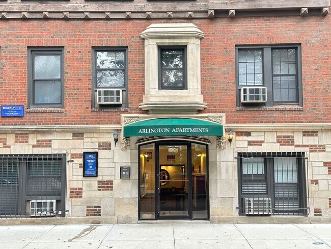 Foto del edificio - 512 W Arlington Pl