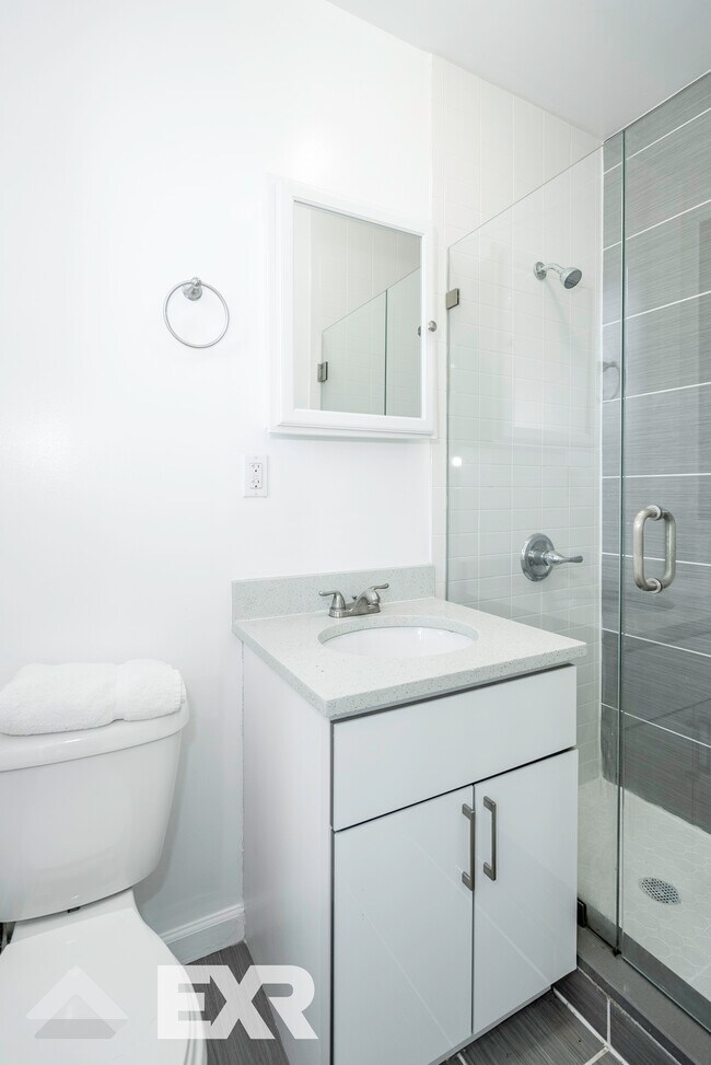 Foto del edificio - 32-38-38 48th St