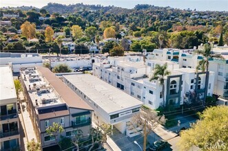 Building Photo - 13018 Valleyheart Dr