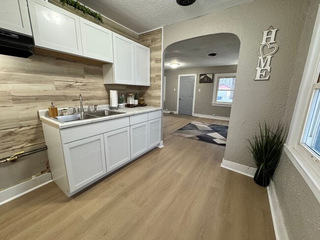 Building Photo - 1 bed, 1 bath home for rent in Waterloo