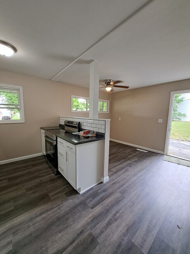 Building Photo - 4186 Mapleleaf Dr