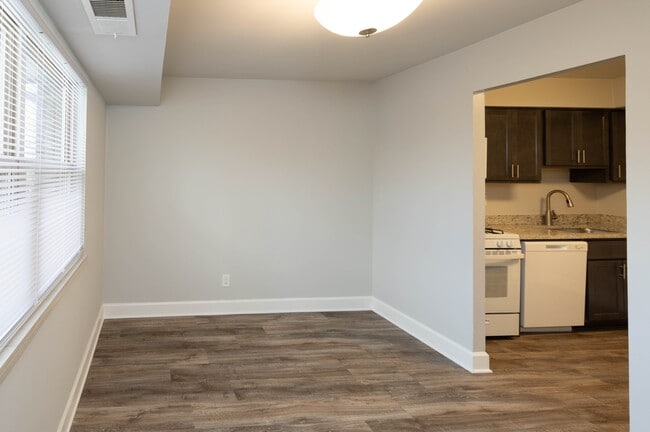 Foto del edificio - McDonogh Village Apartments & Townhomes