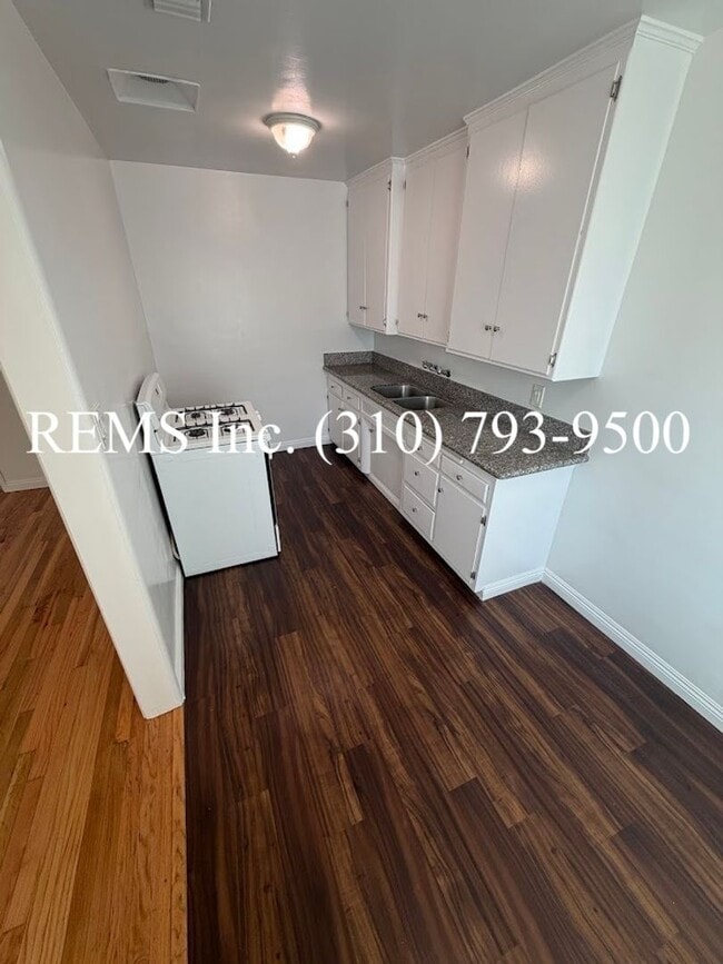 Foto del edificio - 938 S Oak St