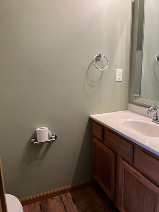 Building Photo - Charming 3-Bedroom, 1.5-Bathroom Townhouse for Rent in Valparaiso, Indiana