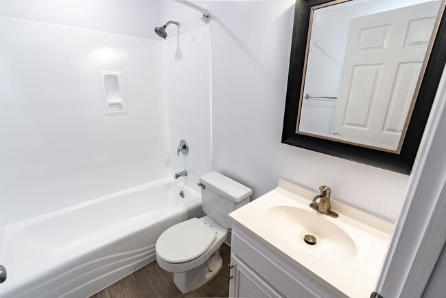 Interior Photo - 1015 2nd Street