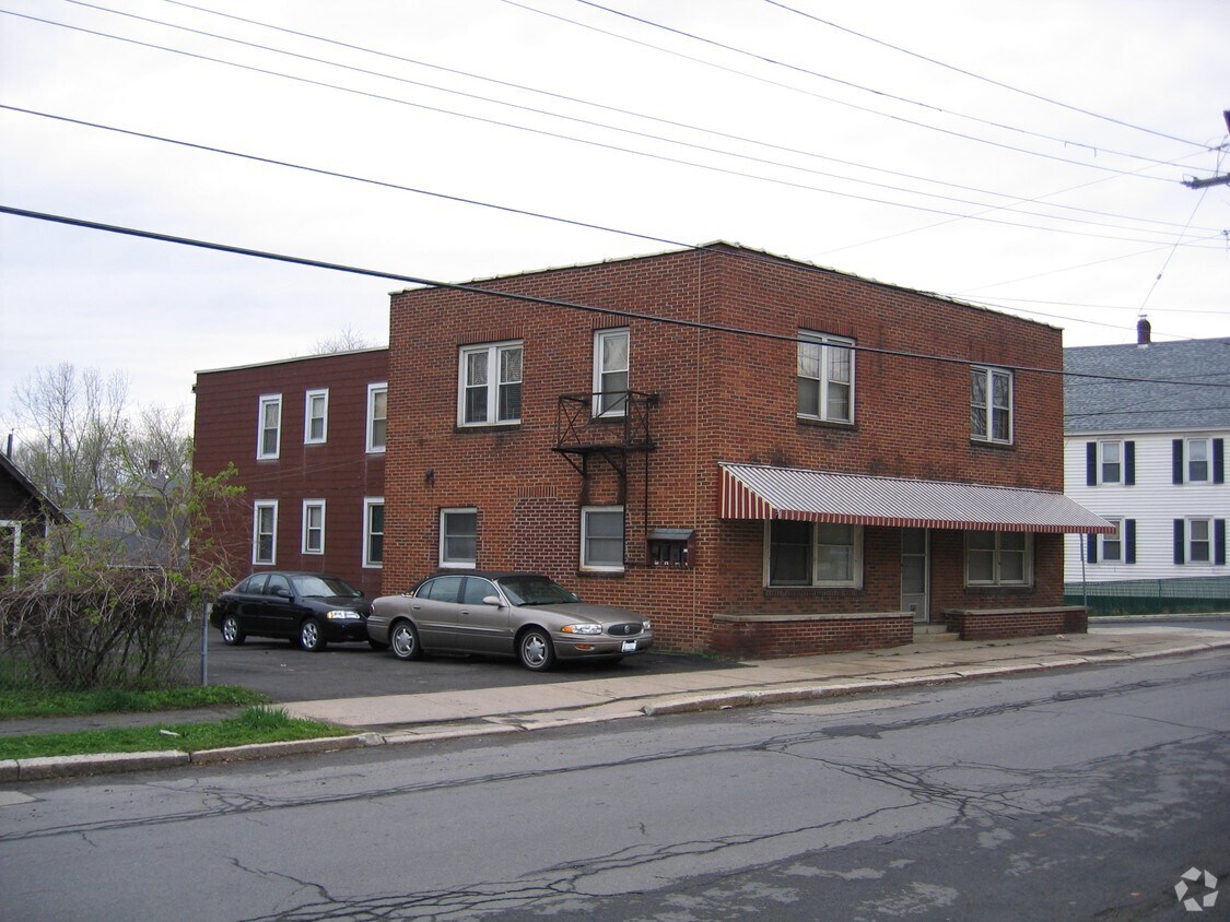 Building Photo - 1873 Foster Ave