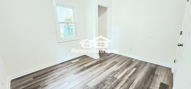 Foto del edificio - 2015 Detroit Ave NW