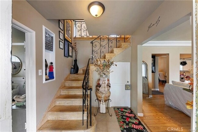 Building Photo - 3907 Edgehill Dr