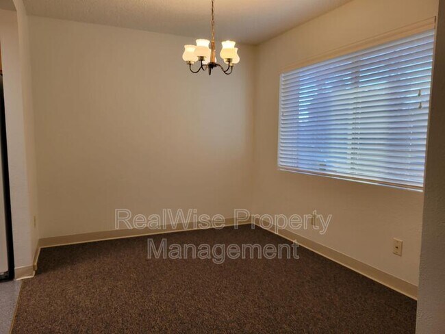 Foto del edificio - 702 SW Isham St