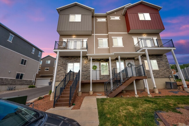 Building Photo - 67 S Walker Pl