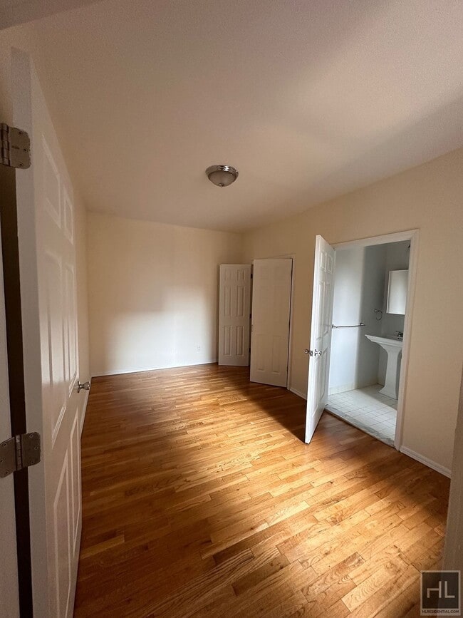 Foto del edificio - PERFECT West Village 1 Bedroom - WON'T LAS...