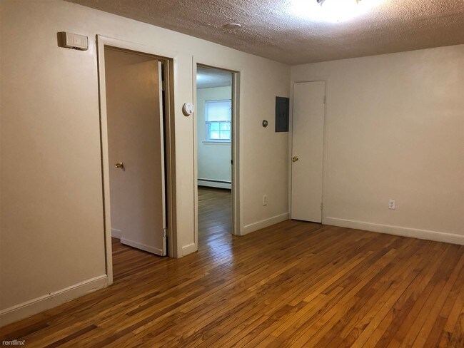 Foto del edificio - 2 br, 1 bath  - 98 Brookline St