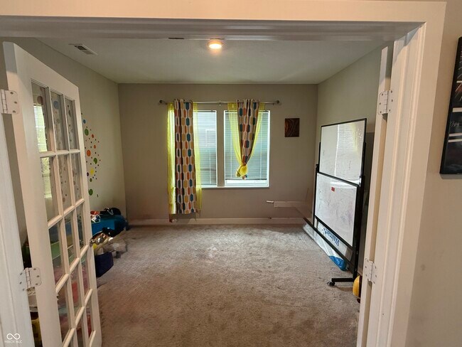 Building Photo - 8754 Laurelton Pl