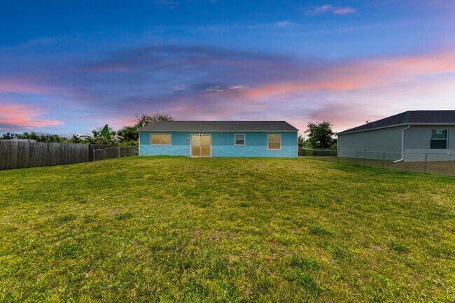 Building Photo - 11097 Magdalena Ave